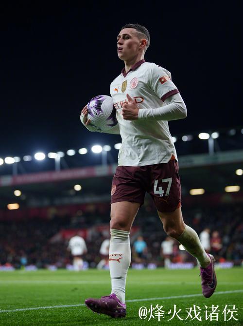 福登完成英超第12次远射破门，并列曼城队史第四